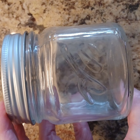 Set of 4 Glass Potpourri Containers - Picture 2 of 7